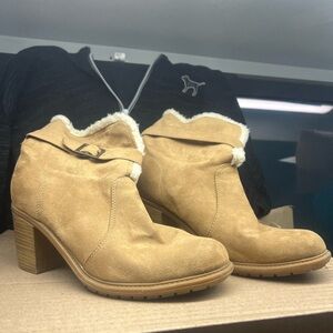 American eagle boots size 9